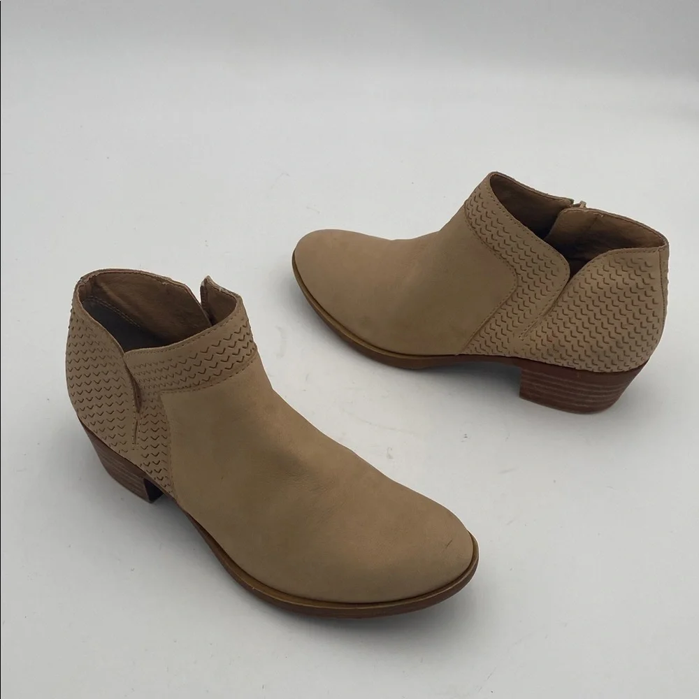 Lucky Brand Women's Tan Ankle Booties women 5.5M leather casual festival office